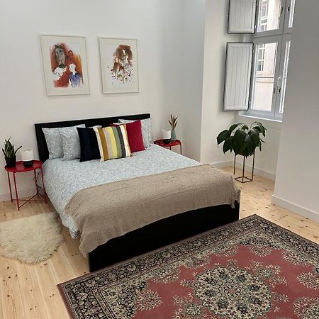 Modern Bedroom In Lisboa Exteriör bild